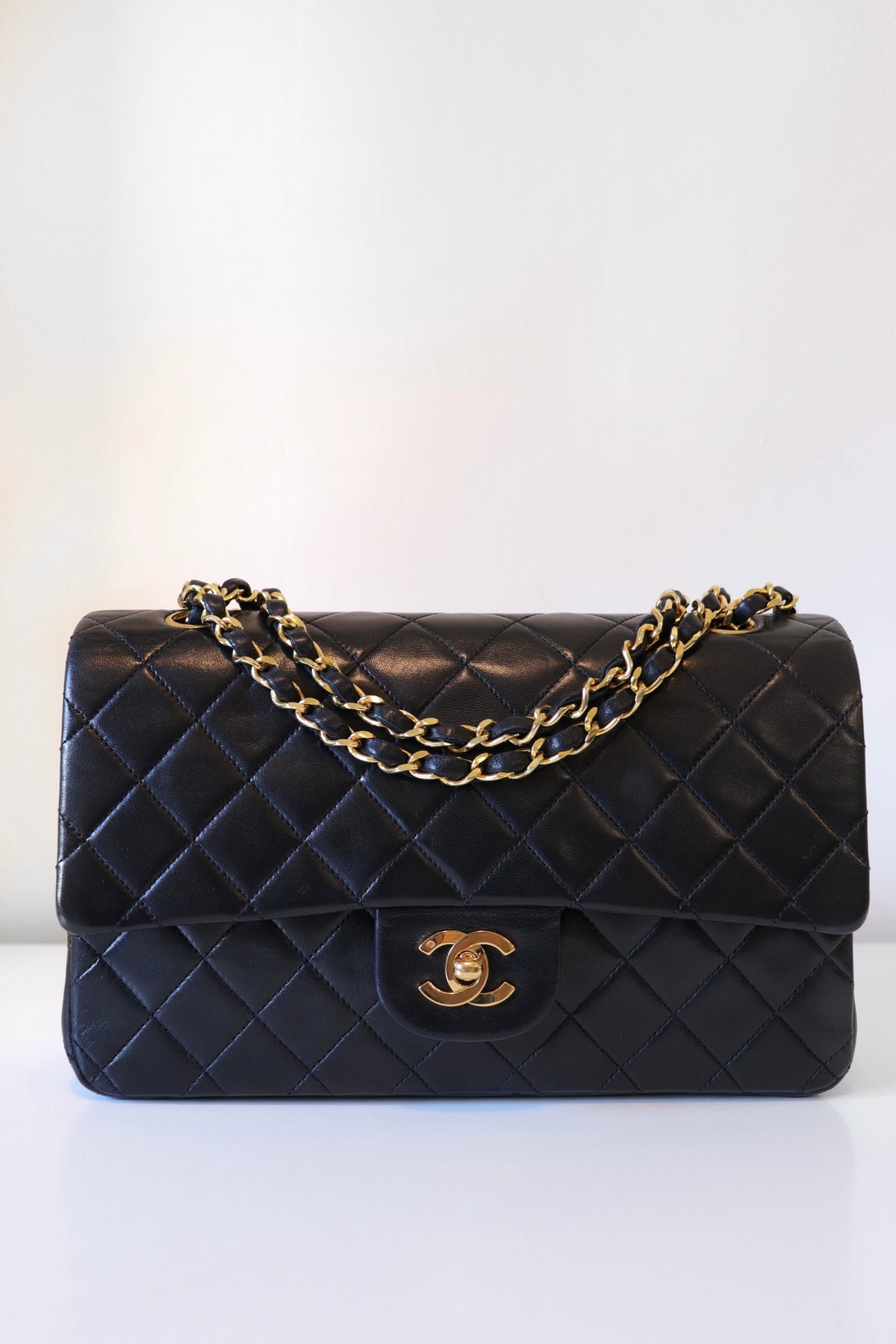 Chanel TimelTweedehands designer tassen Chaneless Double Flap Mediu
