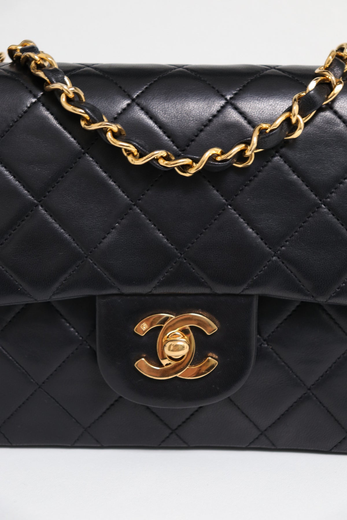 Ariadna Gutiérrez Closet Sale: Chanel Classic Mini Rectangular, Tricolor  with Silver Hardware, Preowned in Dustbag MA004A
